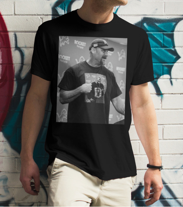 Holmes Pulling Hilarious Rocket Mortgage Lions T-Shirt