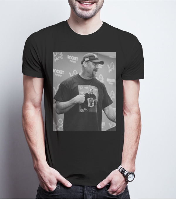 Holmes Pulling Hilarious Rocket Mortgage Lions T-Shirt