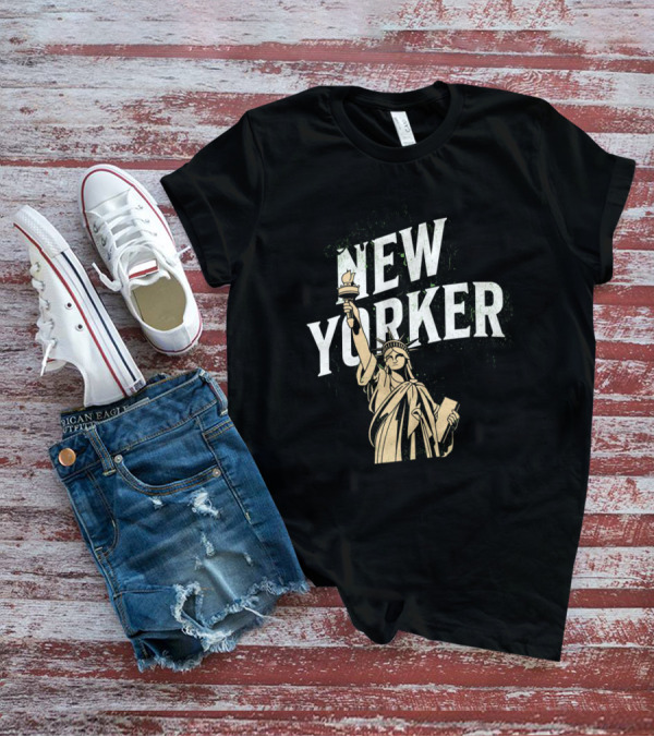 Certified New Yorker Statue Of Liberty T-Shirt