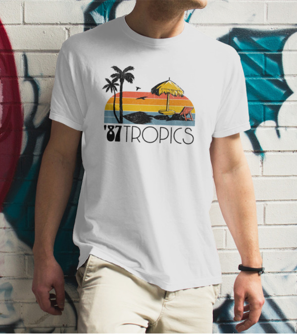 '87 Tropics Sunset Palm Beach Umbrella Scene T-Shirt