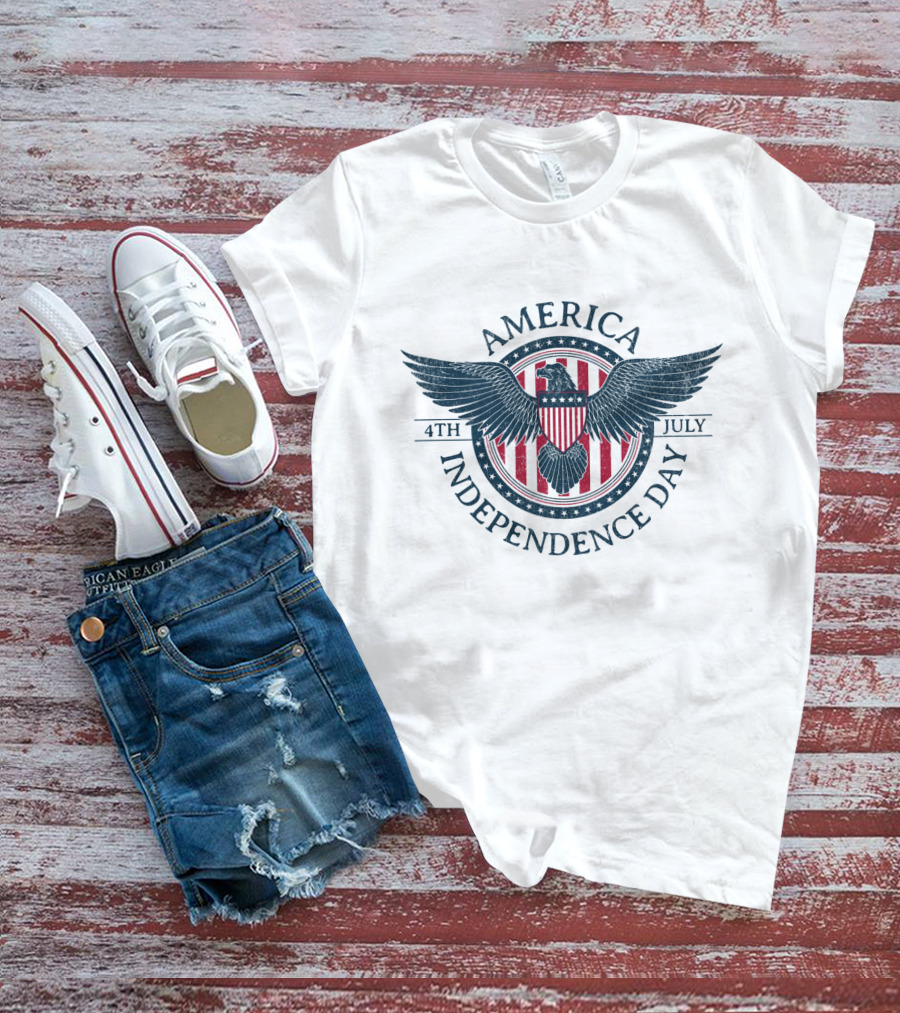 America Independence Day 4th July Eagle Badge T-Shirt