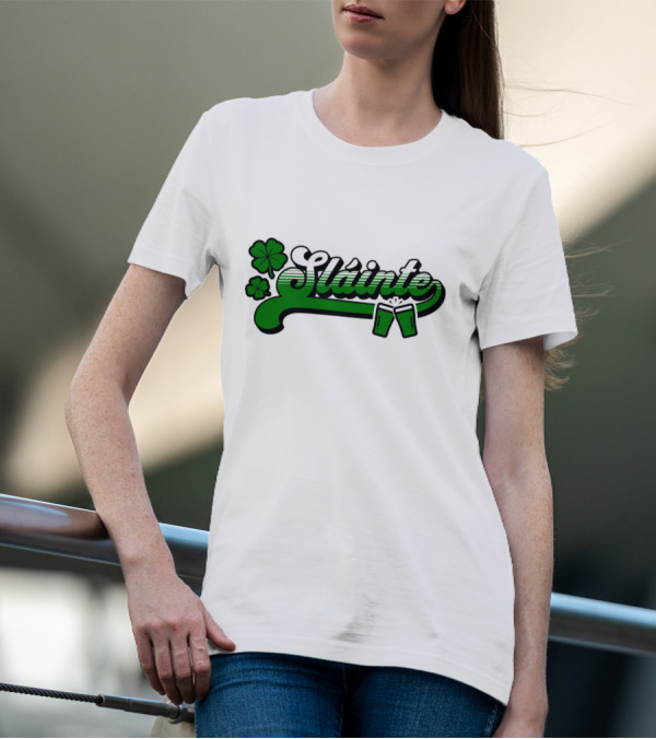 Sláinte Shamrock Gaelic Toast With Beer Glasses T-Shirt