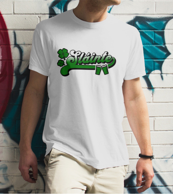 Sláinte Shamrock Gaelic Toast With Beer Glasses T-Shirt