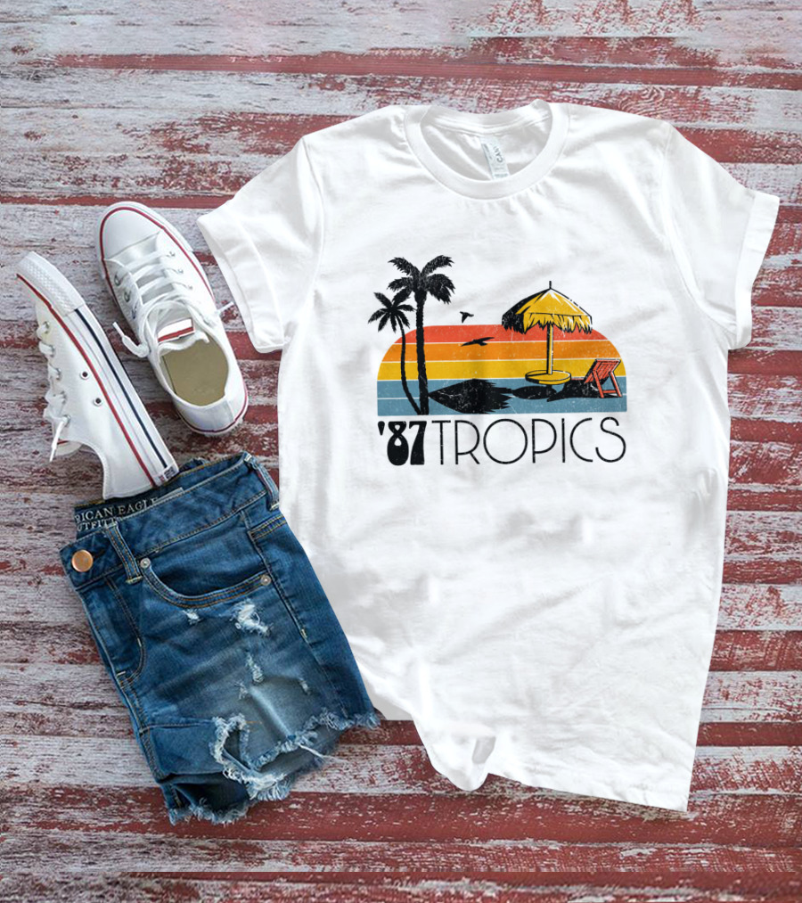 '87 Tropics Palm Beach Sunset Umbrella Lounge Chair T-Shirt