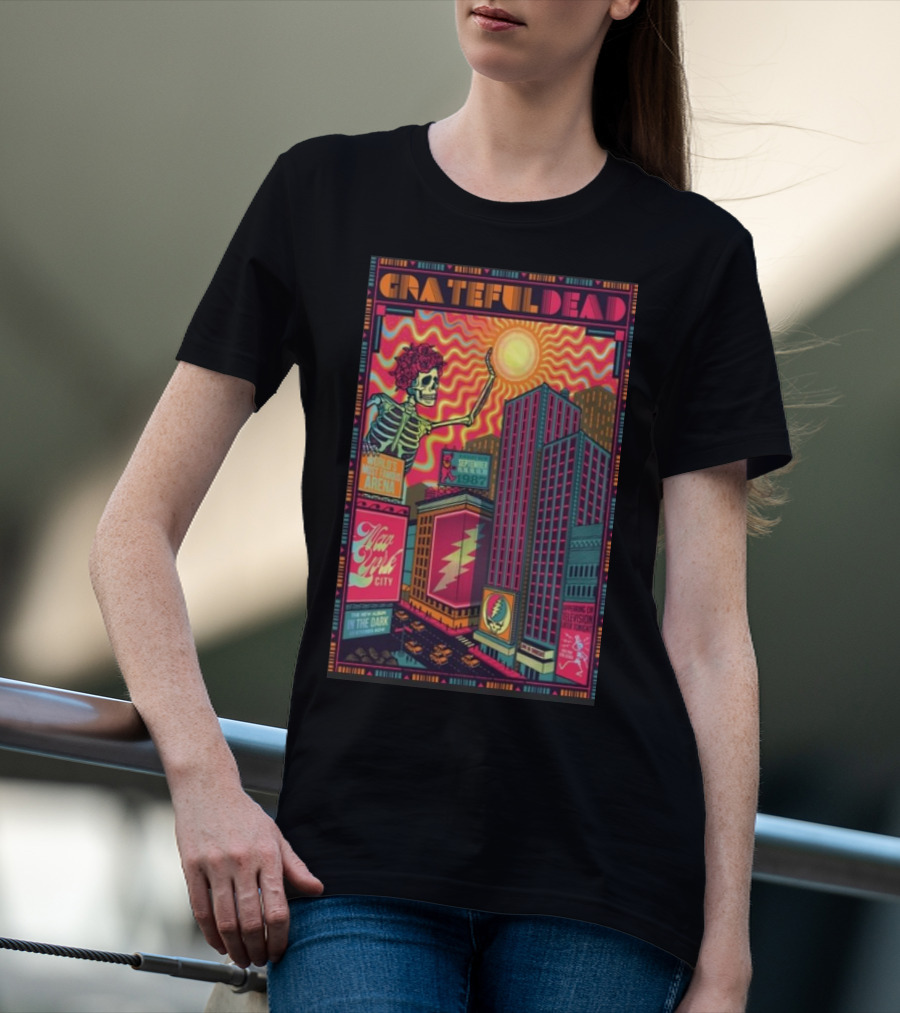 Grateful Dead World’s Most Famous Arena New York City September 15-20 1987 The New Album In The Dark T-Shirt