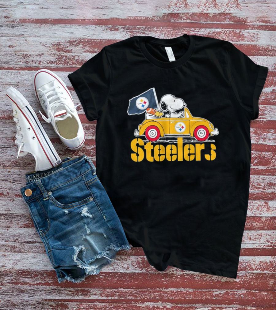 Peanuts Snoopy Woodstock Driving Yellow Car With Steelers Flag T-Shirt