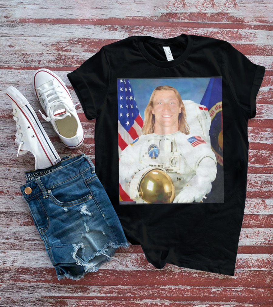 Trevor Lawrence Jacksonville Jaguars Win A Game Or Go To The Moon Astronaut USA Flag T-Shirt