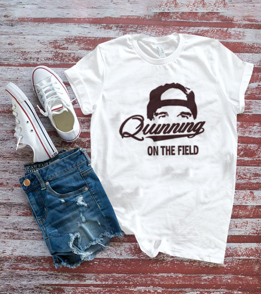 Commanders Quinning On The Field Dan Quinn T-Shirt