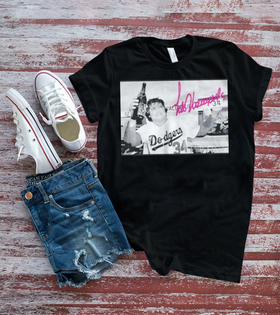 Dodgers Fernando Valenzuela Vintage Photo With Signature Baseball T-Shirt