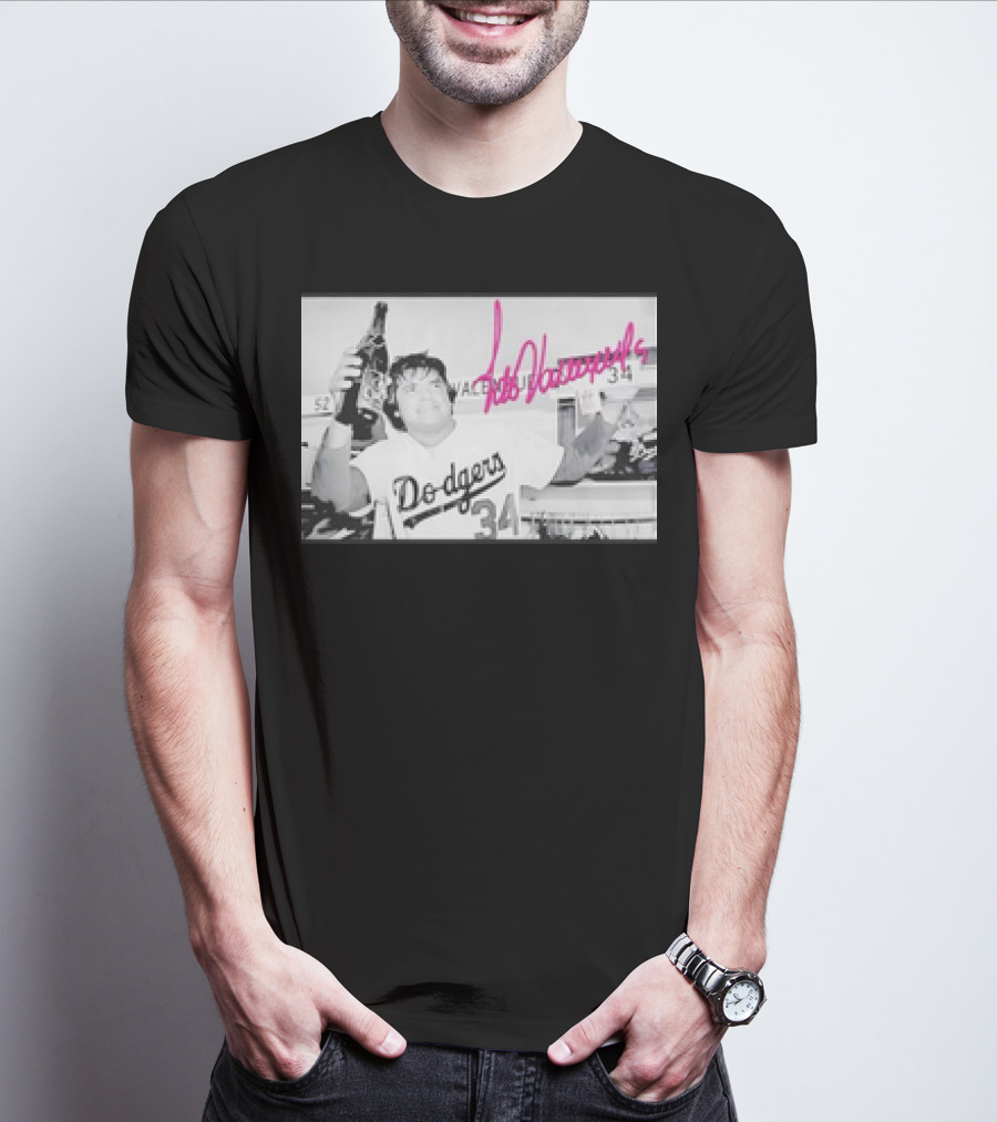 Dodgers Fernando Valenzuela Vintage Photo With Signature Baseball T-Shirt
