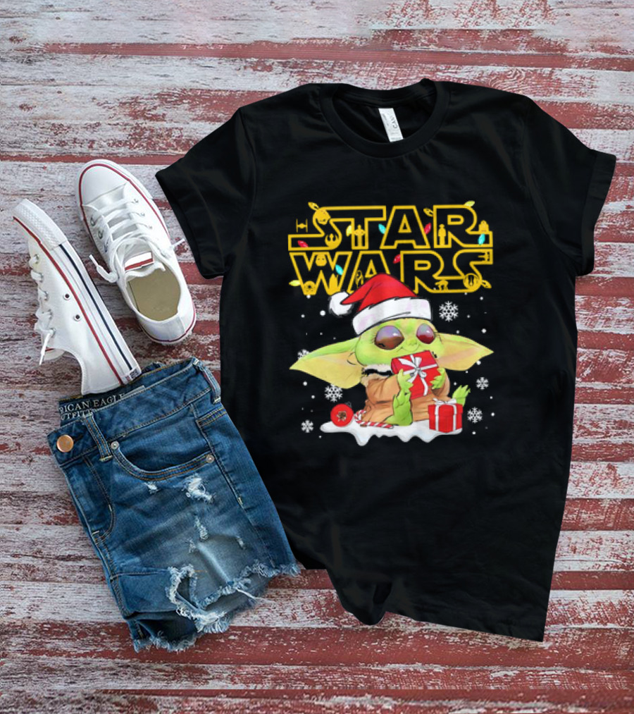 Star Wars Baby Yoda Christmas Santa Hat Snowflakes T-Shirt
