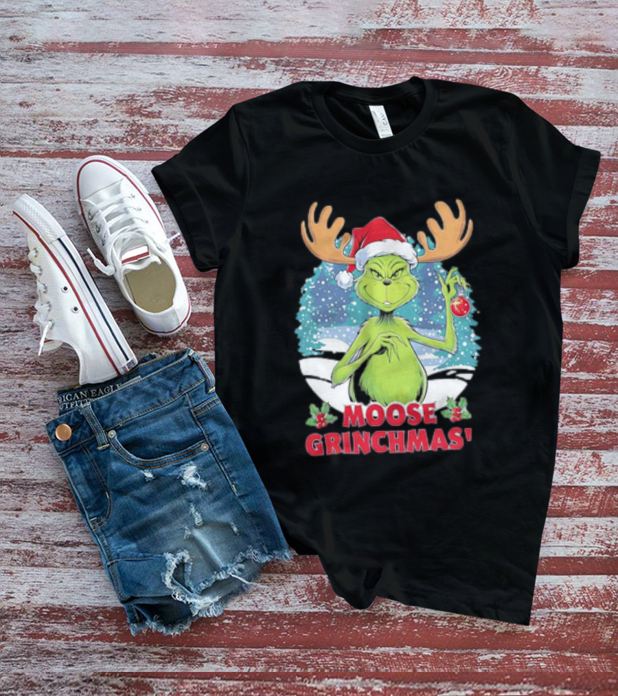 Moose Grinchmas Christmas Grinch Santa Hat Snowflakes T-Shirt