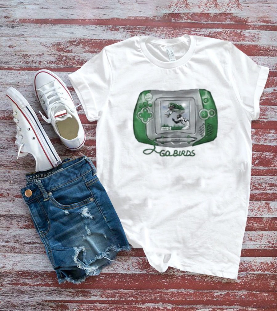 Dhwanisaraiya Go Birds Retro Handheld Console Green Classic Footballer Scene T-Shirt