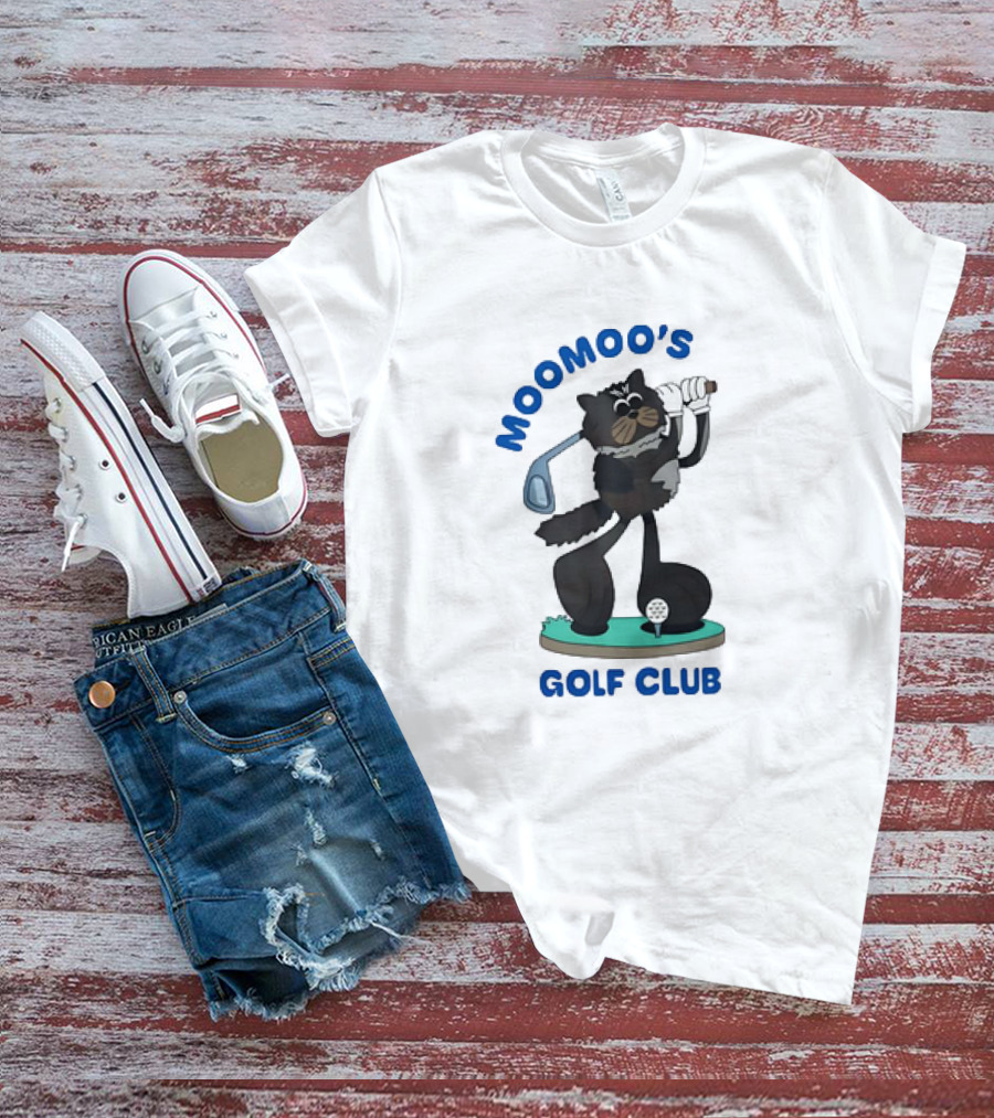 Moomoo's Golf Club Playful Cat On The Fairway T-Shirt