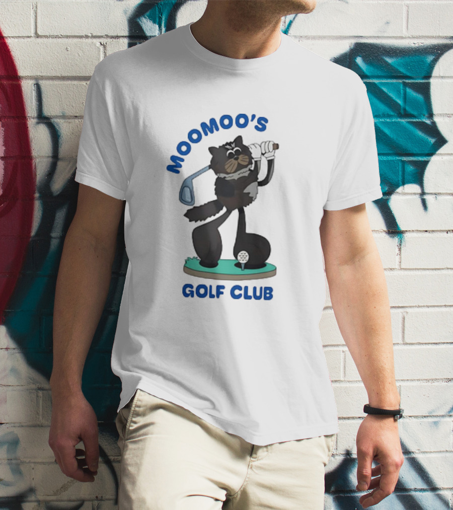 Moomoo's Golf Club Playful Cat On The Fairway T-Shirt
