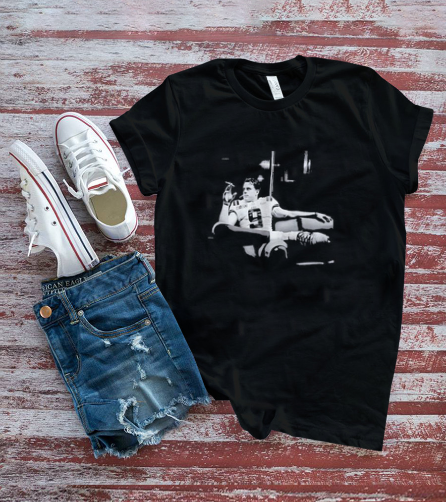 Joe Burrow Cincinnati Bengals Football Retro Photo Smoking Lounge Pose T-Shirt
