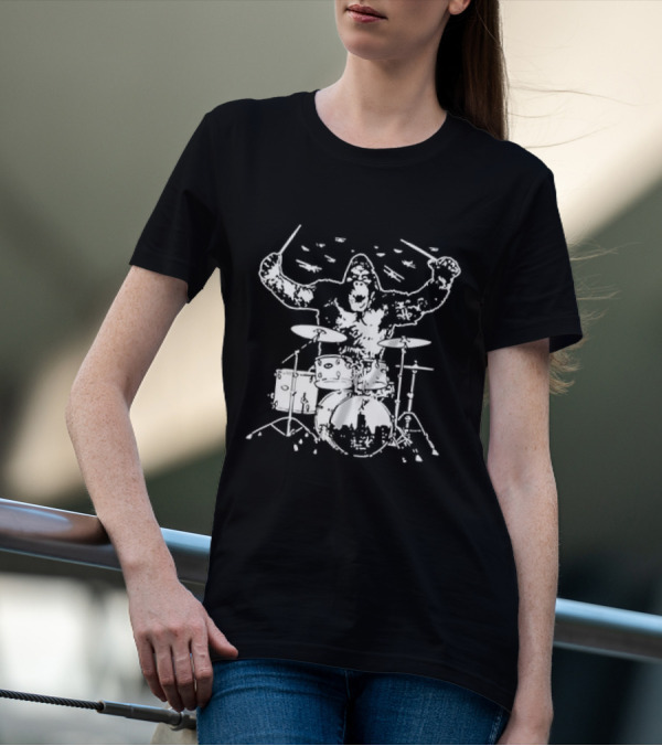 Gorilla King Kong Iconic Drumming Scene With Helicopters And City Skyline T-Shirt