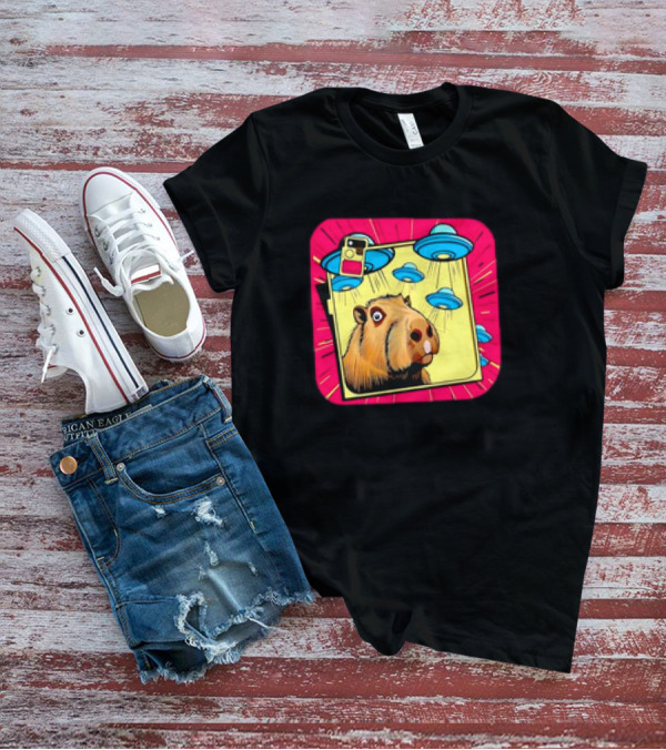 Capybara Selfie Ufos Cartoon Cute Weird T-Shirt