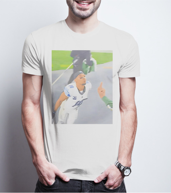 Amon Ra St Brown Number 14 Lions Kiss Meme T-Shirt