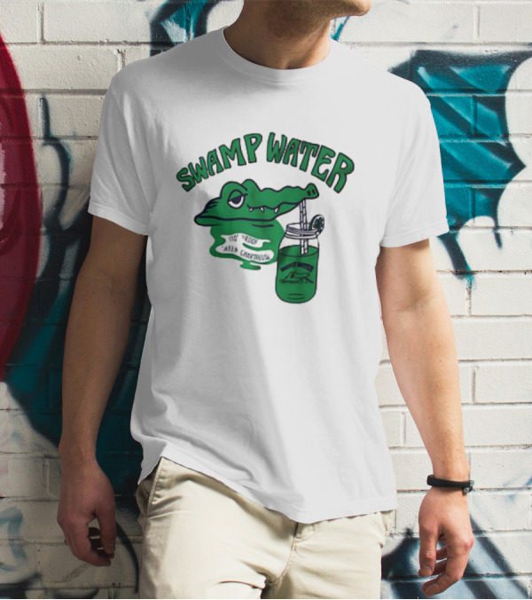 Swamp Water Alligator Drink Jar Vintage Cartoon T-Shirt