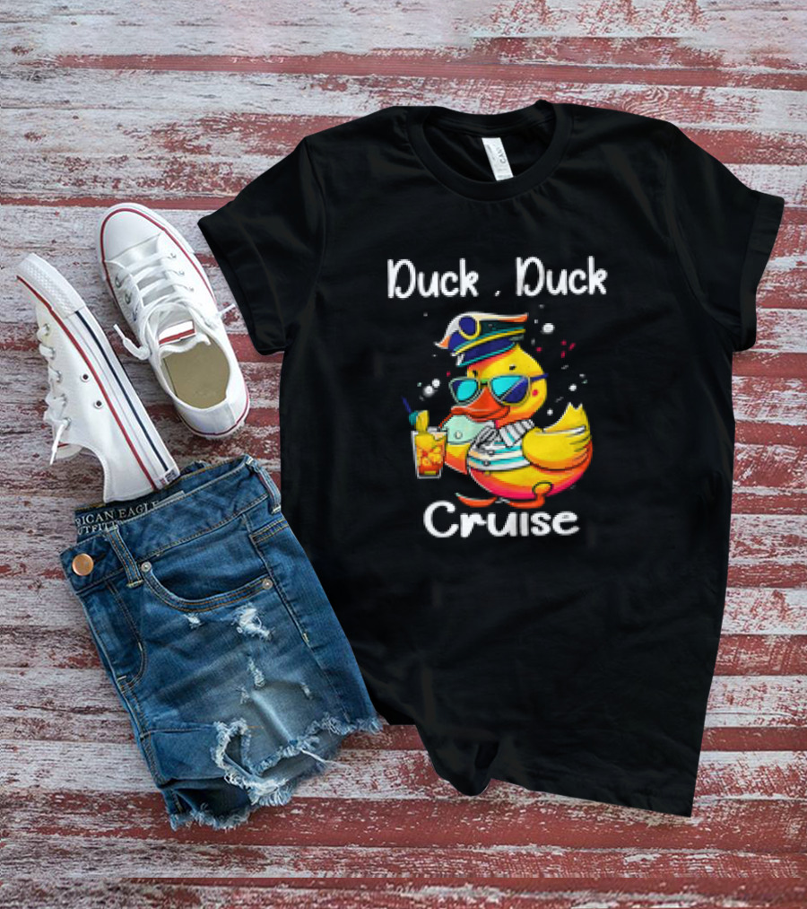 Duck Duck Cruise Family Cruising Matching Squad Captain Duck With Drink And Sunglasses T-Shirt