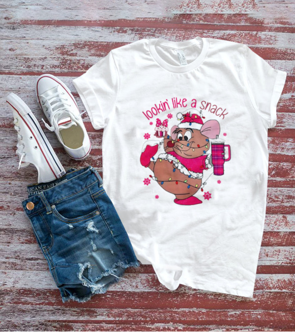 Lookin’ Like A Snack Christmas Mouse Holding Cupcake And Drink T-Shirt