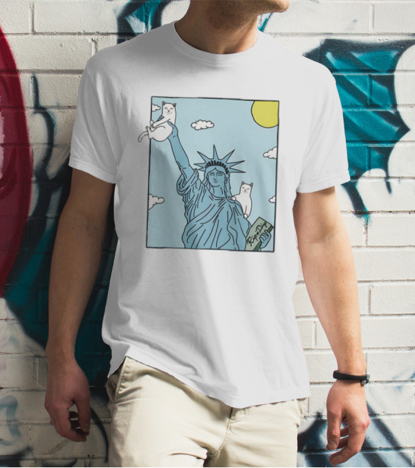 Statue Of Liberty With Cats And Rip N Dip Clouds T-Shirt
