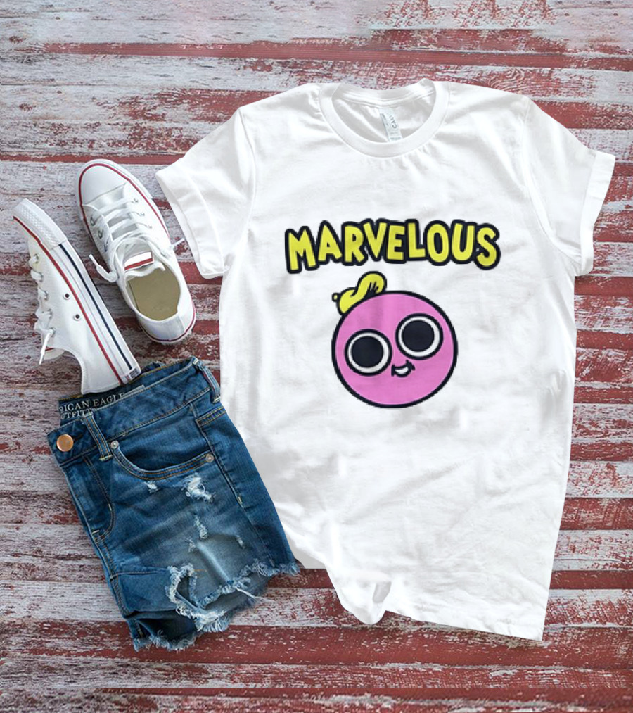 MARVELOUS Cute Pink Smiley Face With Large Eyes And Yellow Hair T-Shirt