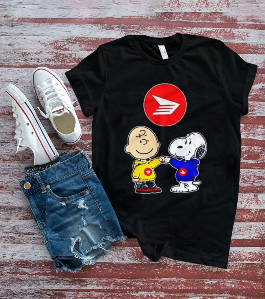 Canada Post Charlie Brown And Snoopy T-Shirt