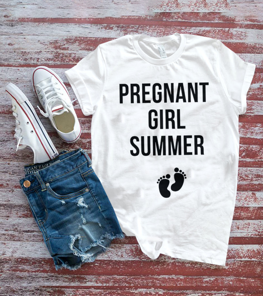 Pregnant Girl Summer Baby Footprints T-Shirt