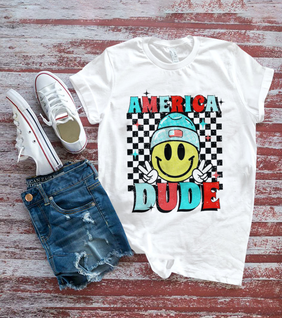 America Dude Smiley Face With Beanie And Peace Signs T-Shirt