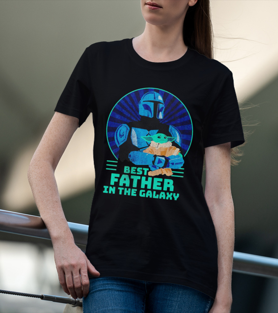 Best Father In The Galaxy Mandalorian Hug Baby Yoda T-Shirt