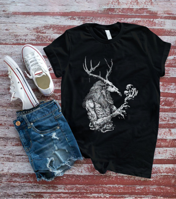 Wendigo Antlered Skull Creature Grasping Skulls T-Shirt