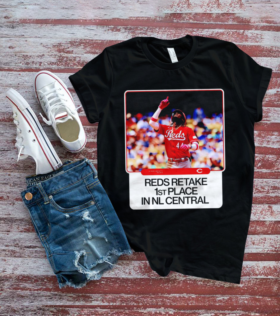 Cincinnati Reds Retake 1st Place In NL Central Elly De La Cruz T-Shirt
