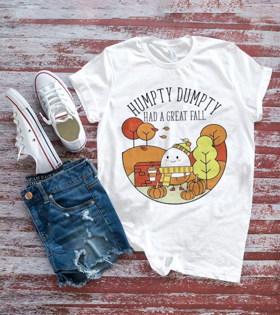 Humpty Dumpty Had A Great Fall Autumn Leaves Pumpkin Scarf Cafe Scene T-Shirt