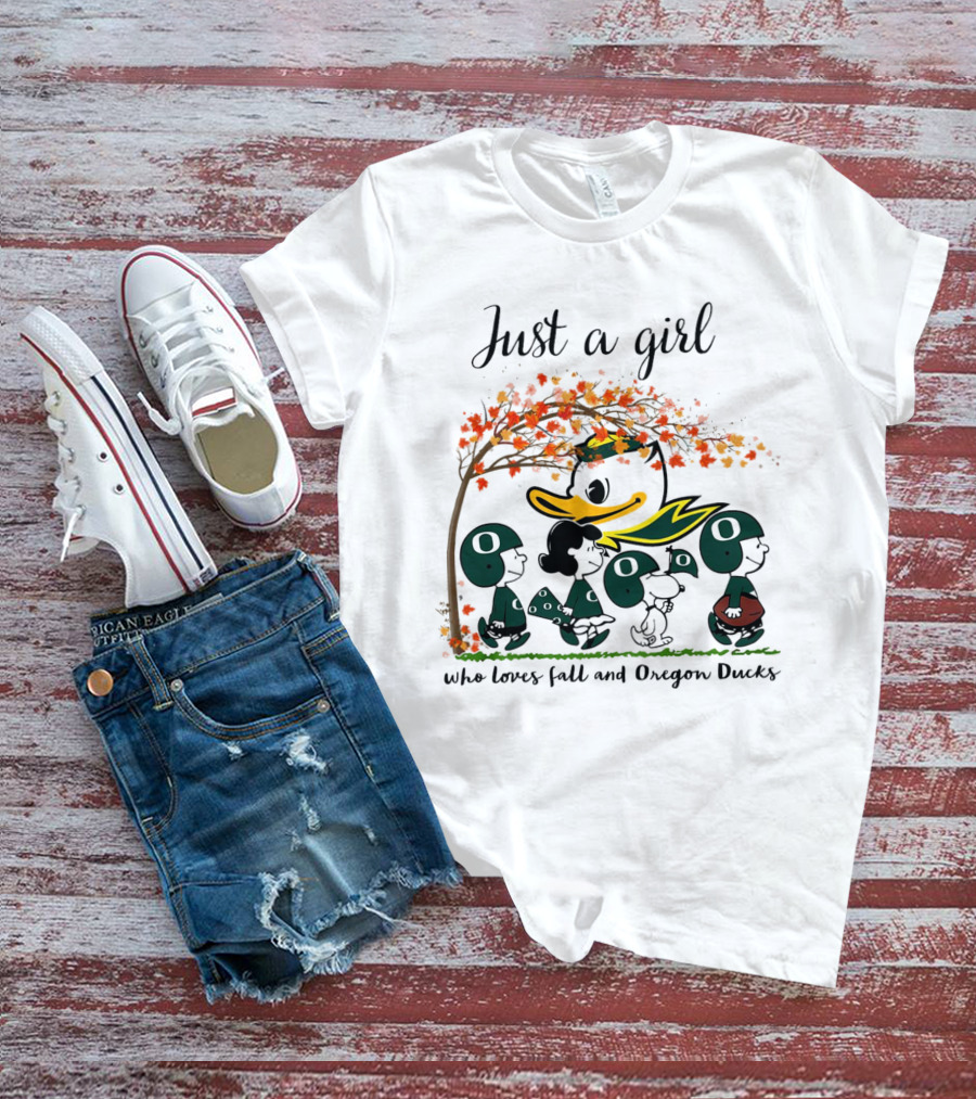 Just A Girl Who Loves Fall And Oregon Ducks Peanuts Cartoon T-Shirt