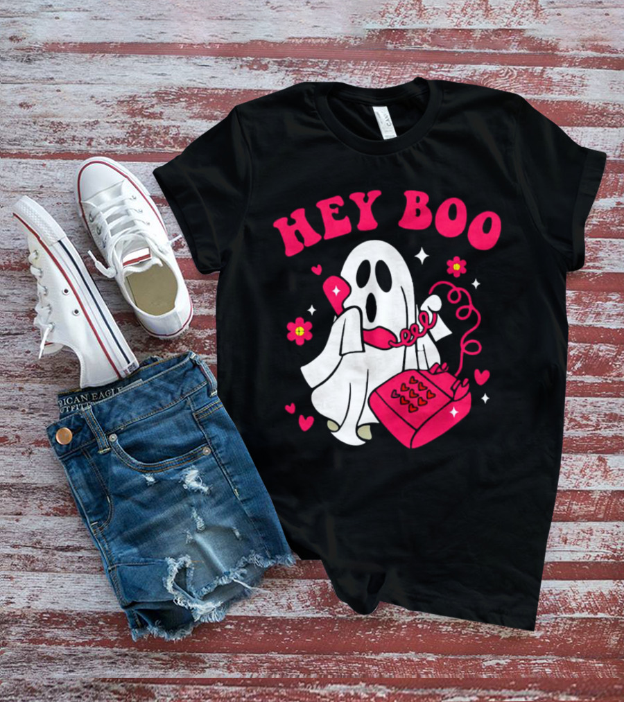 Hey Boo Ghost Talking On Pink Phone With Hearts And Flowers Halloween T-Shirt