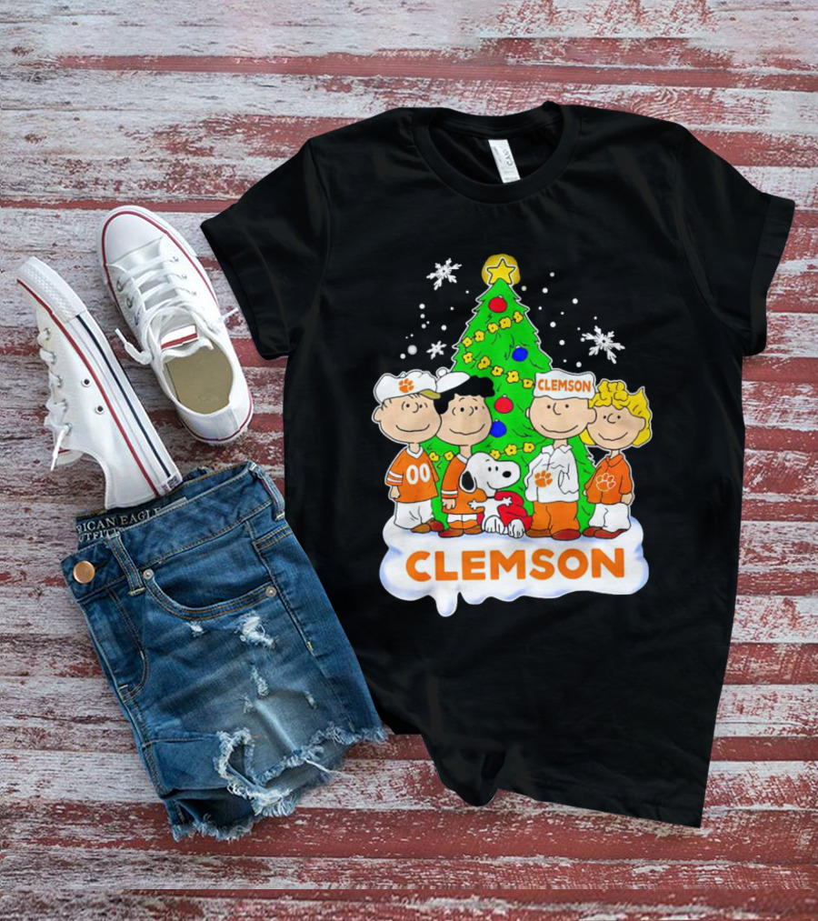 Clemson Christmas With Peanuts Gang And Festive Tree T-Shirt