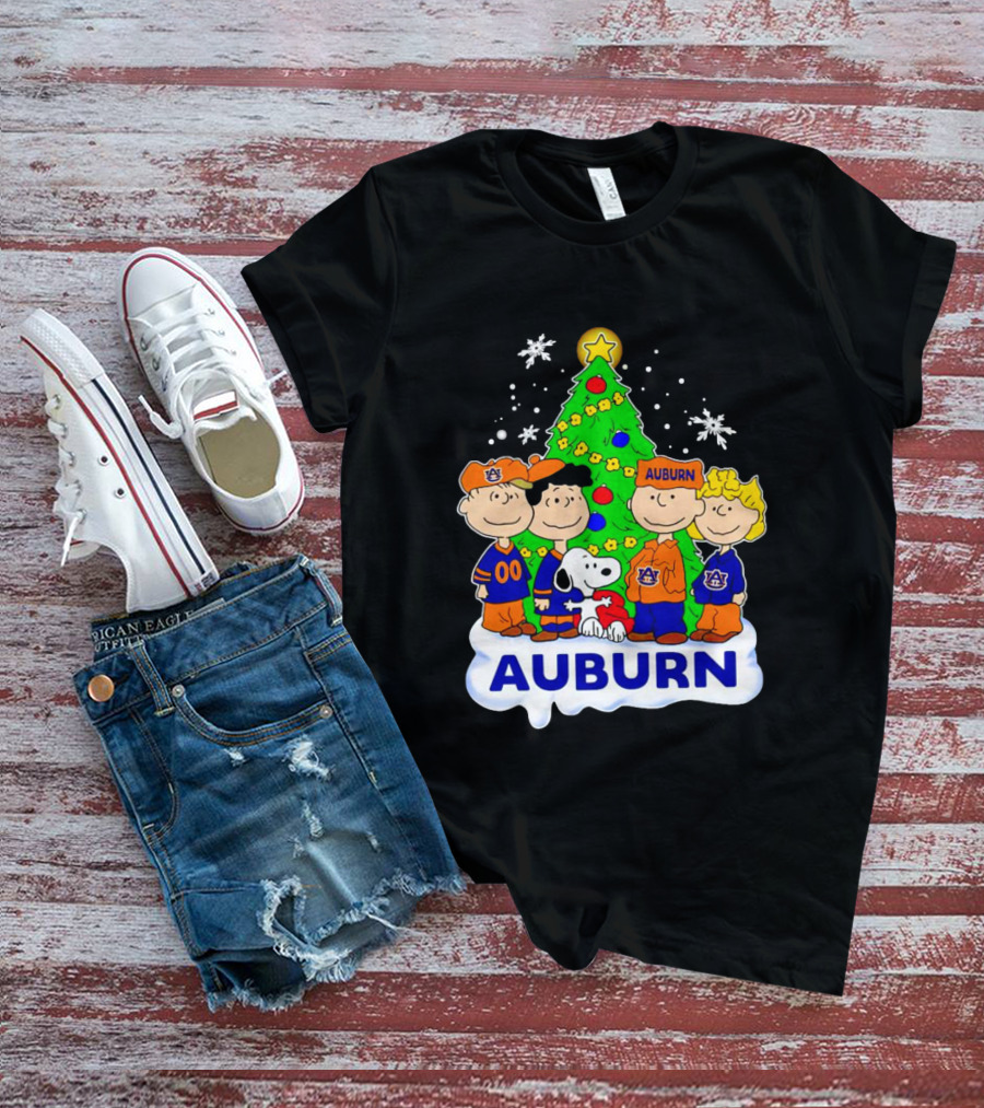 Auburn Tigers Peanuts Characters Christmas Tree Snoopy Charlie Brown Woodstock T-Shirt