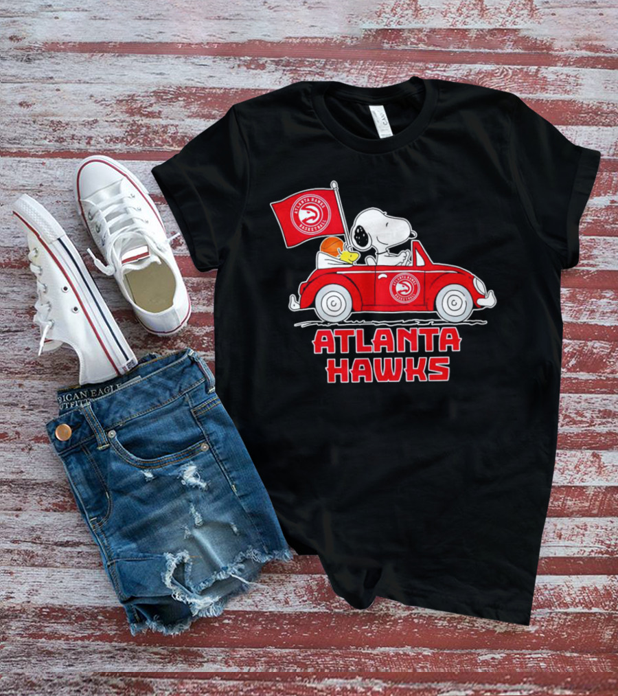 Atlanta Hawks Basketball Snoopy Dog Driving Car Peanuts Sports Team Fan T-Shirt
