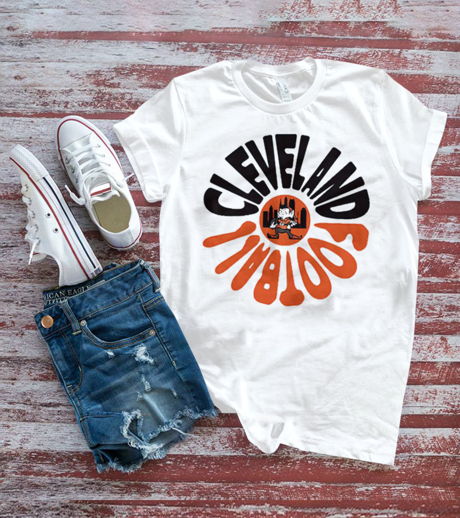 Cleveland Browns Football Retro Logo With Elf And Skyline T-Shirt