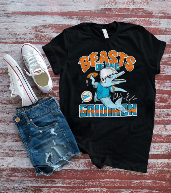 Miami Dolphins Beasts Of The Gridiron Football Dolphin Throwing Pass T-Shirt