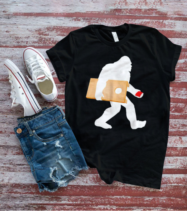 Bigfoot Cornhole Players Lawn Game Silhouette With Red Cup T-Shirt