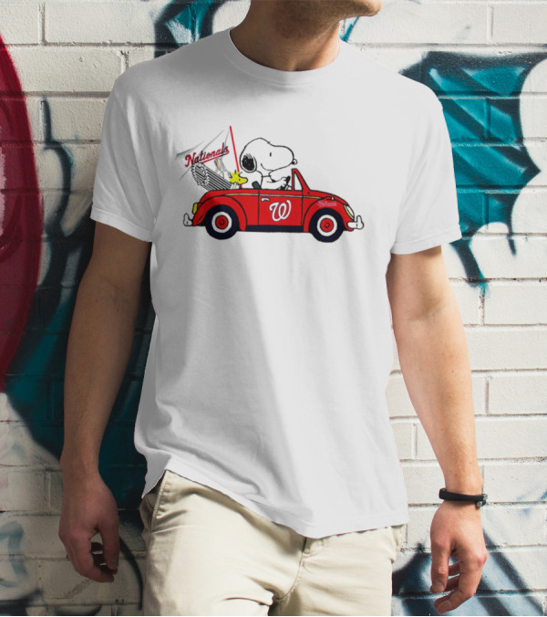 Snoopy And Woodstock In Red Car With Washington Nationals Flag T-Shirt