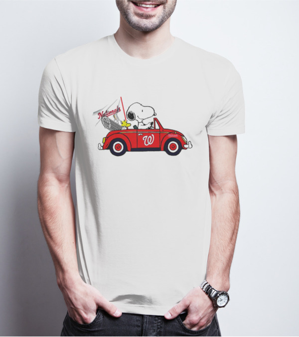 Snoopy And Woodstock In Red Car With Washington Nationals Flag T-Shirt