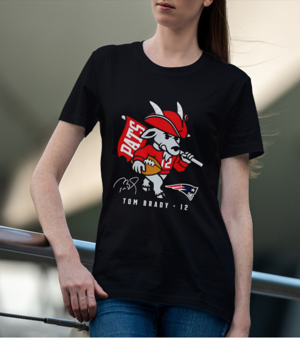 New England Patriots PATS Tom Brady 12 GOAT Logo Illustrative Character T-Shirt