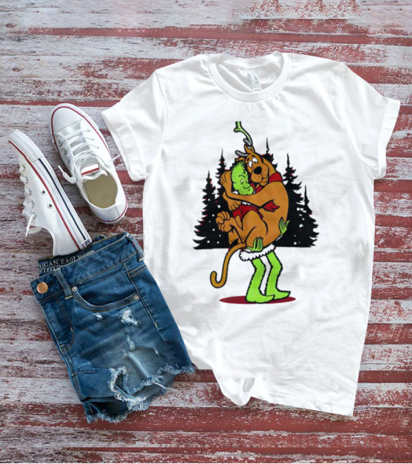 Grinch Scooby-Doo Shaggy Hug Funny Christmas Scene T-Shirt