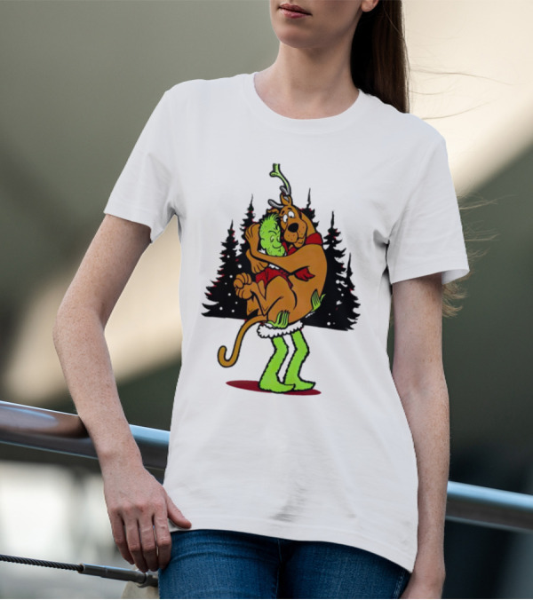 Grinch Scooby-Doo Shaggy Hug Funny Christmas Scene T-Shirt