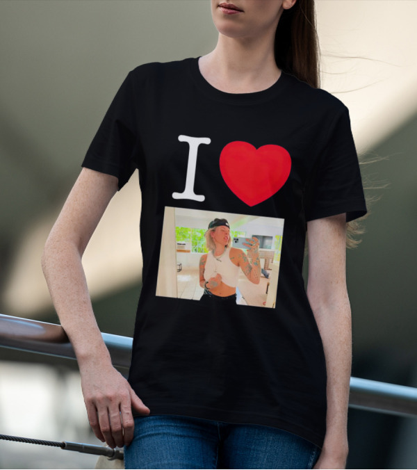 I Love Lauren Sanderson Tattooed White Crop Top Mirror Selfie Image T-Shirt