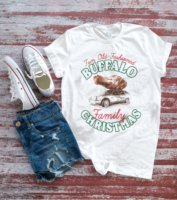 Buffalo Family Christmas Fun Old-Fashioned Car With Tree T-Shirt